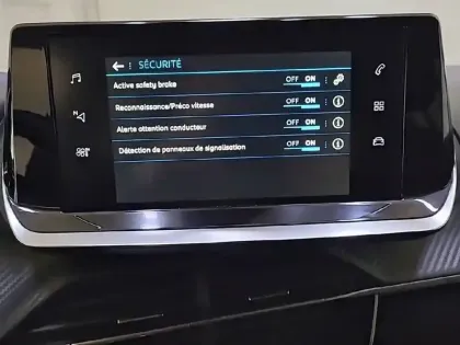 Photo 39 Peugeot 208  PureTech 100 S&S BVM6