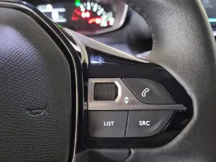 Photo 46 Peugeot 208  PureTech 100 S&S BVM6