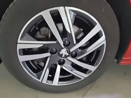 Photo 30 Peugeot 208  PureTech 100 S&S BVM6