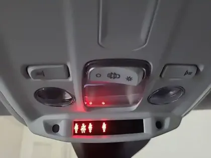 Photo 43 Peugeot 208  PureTech 100 S&S BVM6