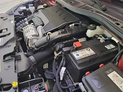 Photo 32 Peugeot 208  PureTech 100 S&S BVM6