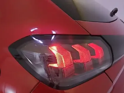 Photo 37 Peugeot 208  PureTech 100 S&S BVM6