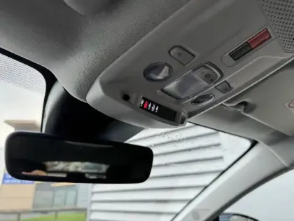 Photo 31 Citroën C4 e- 136 ch Automatique