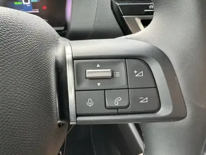 Photo 21 Citroën C4 e- 136 ch Automatique