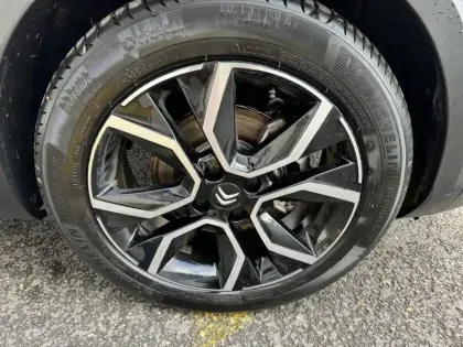 Photo 69 Citroën C4 e- 136 ch Automatique