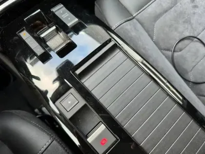 Photo 57 Citroën C4 e- 136 ch Automatique