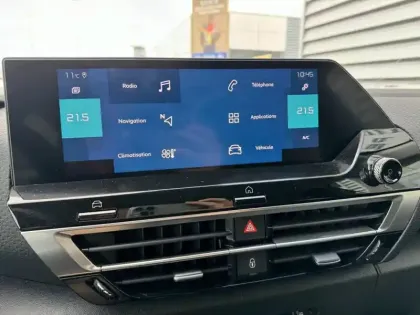 Photo 28 Citroën C4 e- 136 ch Automatique