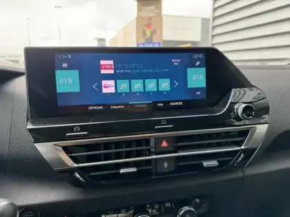 Photo 97 Citroën C4 e- 136 ch Automatique