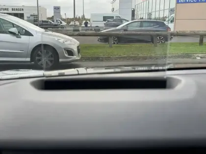 Photo 94 Citroën C4 e- 136 ch Automatique