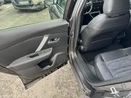 Photo 85 Citroën C4 e- 136 ch Automatique