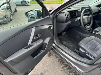 Photo 47 Citroën C4 e- 136 ch Automatique