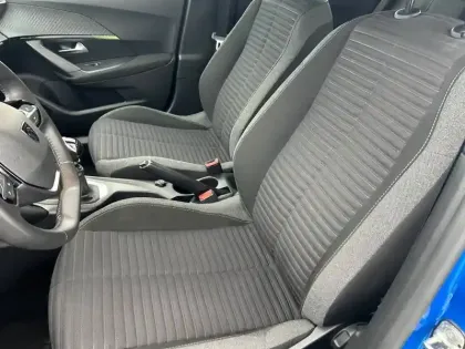 Photo 10 Peugeot 2008  PureTech 100 S&S BVM6