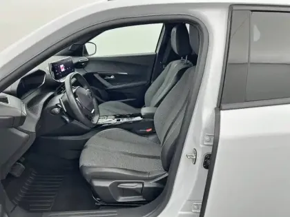 Photo 10 Peugeot 2008  PureTech 130 S&S EAT8