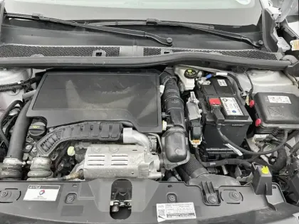 Photo 24 Peugeot 2008  PureTech 130 S&S EAT8