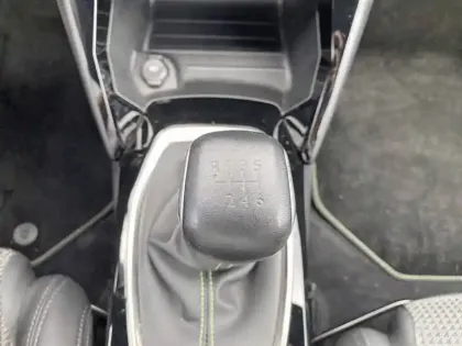 Photo 13 Peugeot 208  BlueHDi 100 S&S BVM6