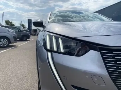 Photo 15 Peugeot 208  BlueHDi 100 S&S BVM6