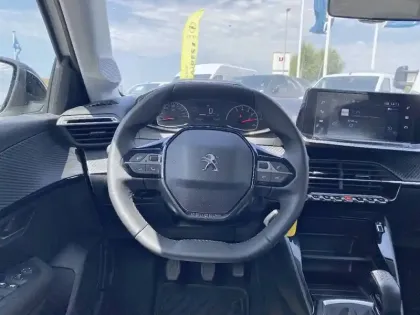 Photo 8 Peugeot 208  PureTech 75 S&S BVM5