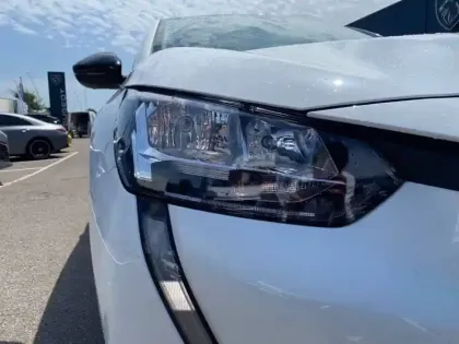 Photo 15 Peugeot 208  PureTech 75 S&S BVM5