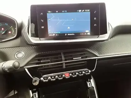 Photo 13 Peugeot 2008  Electrique 136 ch