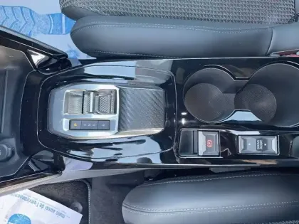 Photo 13 Peugeot 2008  Electrique 136 ch