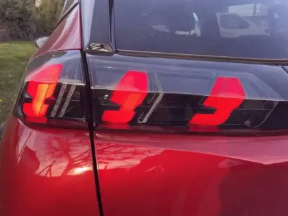 Photo 16 Peugeot 2008  Electrique 136 ch