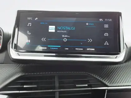 Photo 38 Peugeot 2008  PureTech 100 S&S BVM6