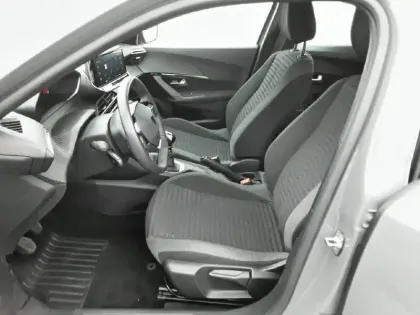 Photo 30 Peugeot 2008  PureTech 100 S&S BVM6