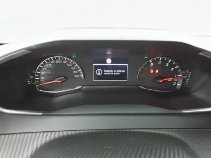 Photo 29 Peugeot 2008  PureTech 100 S&S BVM6