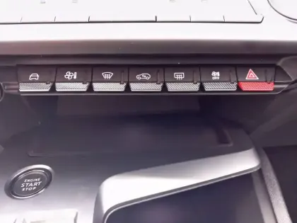 Photo 36 Peugeot 308  PureTech 130ch S&S EAT8