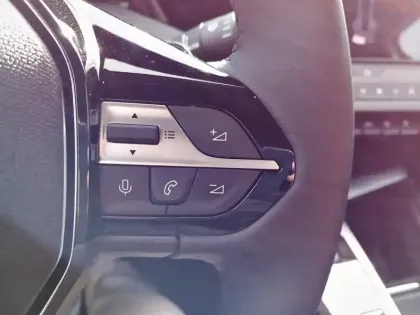 Photo 16 Peugeot 308  PureTech 130ch S&S EAT8