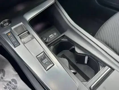 Photo 43 Peugeot 308  PureTech 130ch S&S EAT8