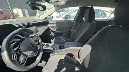 Photo 18 Peugeot 308  PureTech 130ch S&S EAT8