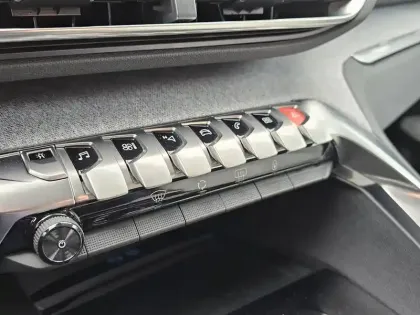 Photo 50 Peugeot 3008  Puretech 130ch S&S EAT8