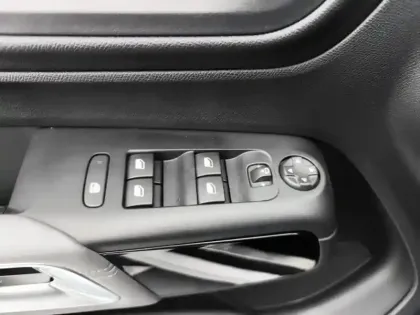 Photo 19 Citroën C5 aircross  Hybride Rechargeable 225 S&S e-EAT8 Shine