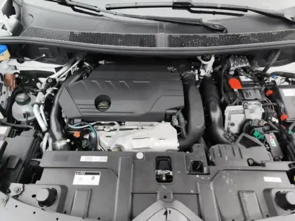 Photo 6 Citroën C5 aircross  Hybride Rechargeable 225 S&S e-EAT8 Shine