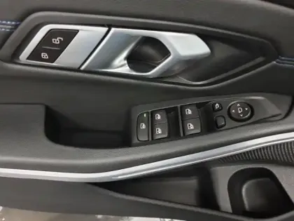 Photo 11 BMW Serie 3 Série 3 318dA 150ch M Sport