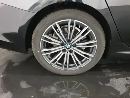 Photo 7 BMW Serie 3 Série 3 318dA 150ch M Sport