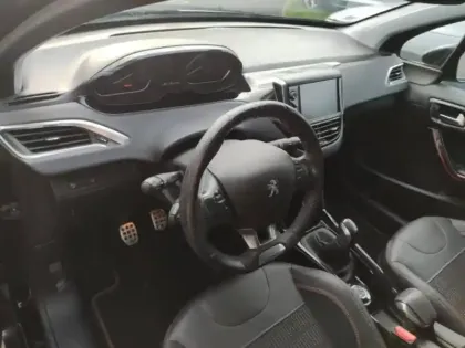 Photo 12 Peugeot 2008  1.2 PureTech 110ch GT Line S&S