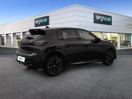 Photo 27 Peugeot 208  PureTech 130 S&S EAT8 GT Pack