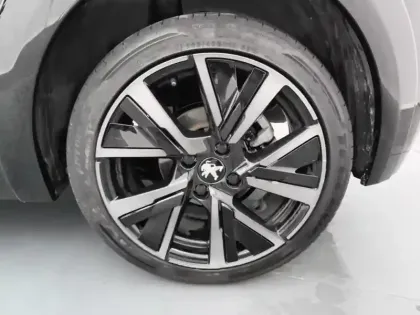 Photo 14 Peugeot 208  PureTech 130 S&S EAT8 GT Pack