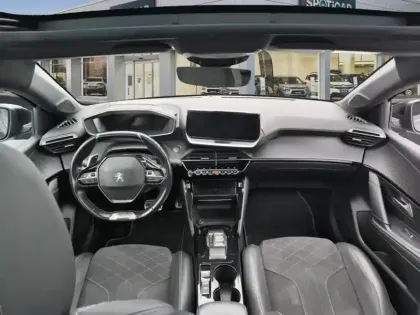 Photo 9 Peugeot 208  PureTech 130 S&S EAT8 GT Pack