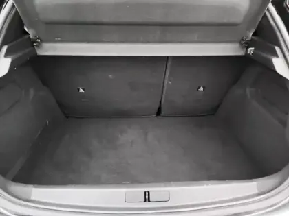 Photo 7 Peugeot 208  PureTech 130 S&S EAT8 GT Pack