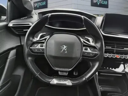 Photo 11 Peugeot 208  PureTech 130 S&S EAT8 GT Pack