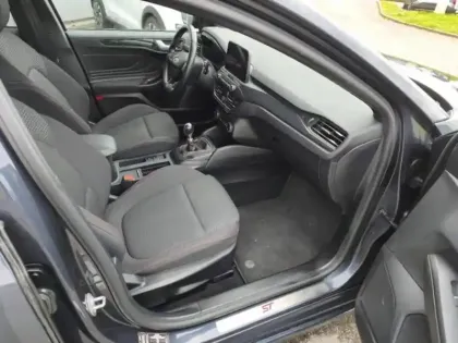 Photo 25 Ford Focus Gén. IV Ph1 ST-Line 5