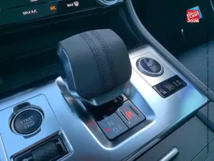 Photo 27 Jaguar F-Pace  P400e Plug-in-Hybrid R-Dynamic SE BVA8 AWD