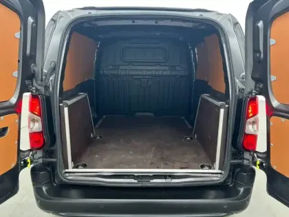 Photo 45 Peugeot Partner E- FOURGON M 800 KG 136 CH BATTERIE 50 KWH