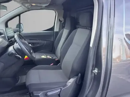 Photo 30 Peugeot Partner E- FOURGON M 800 KG 136 CH BATTERIE 50 KWH