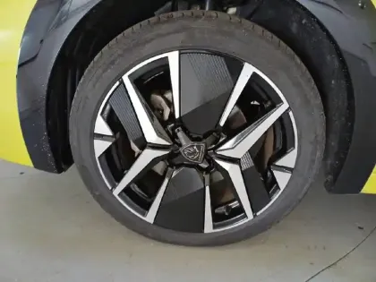 Photo 32 Peugeot 208  Electrique 51 kWh 156ch