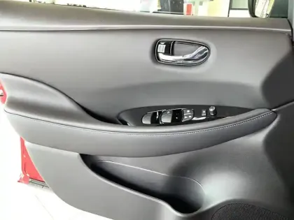 Photo 56 Nissan Leaf  Electrique 40kWh