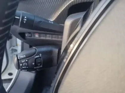 Photo 18 Peugeot 2008  Electrique 136 ch